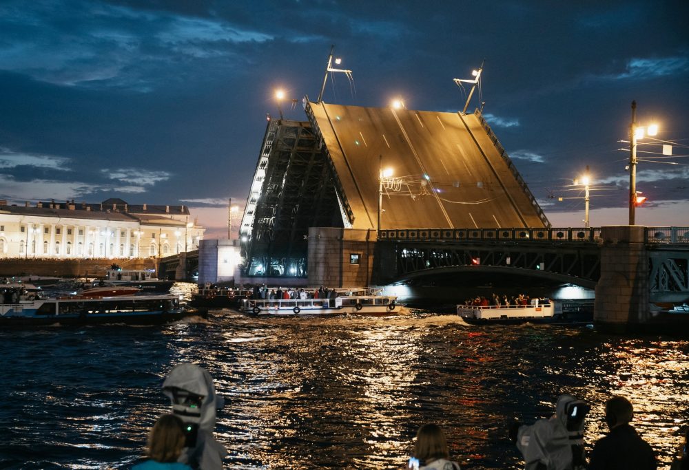 «Музыка Дворцового моста»