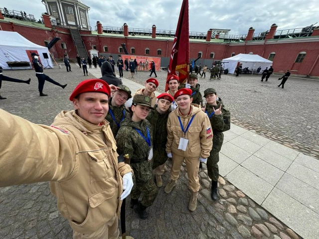 ЮНАРМИЯ Центрального района заняла второе место в дисциплинах Смотр-конкурса молодежных почетных караулов Пост № 1